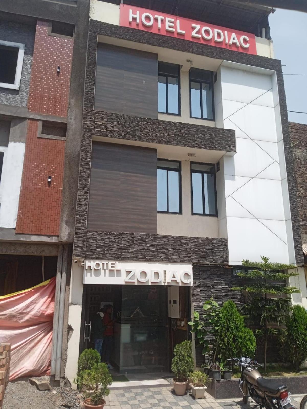 Hotal Zodiac Hotel Indore Exterior photo